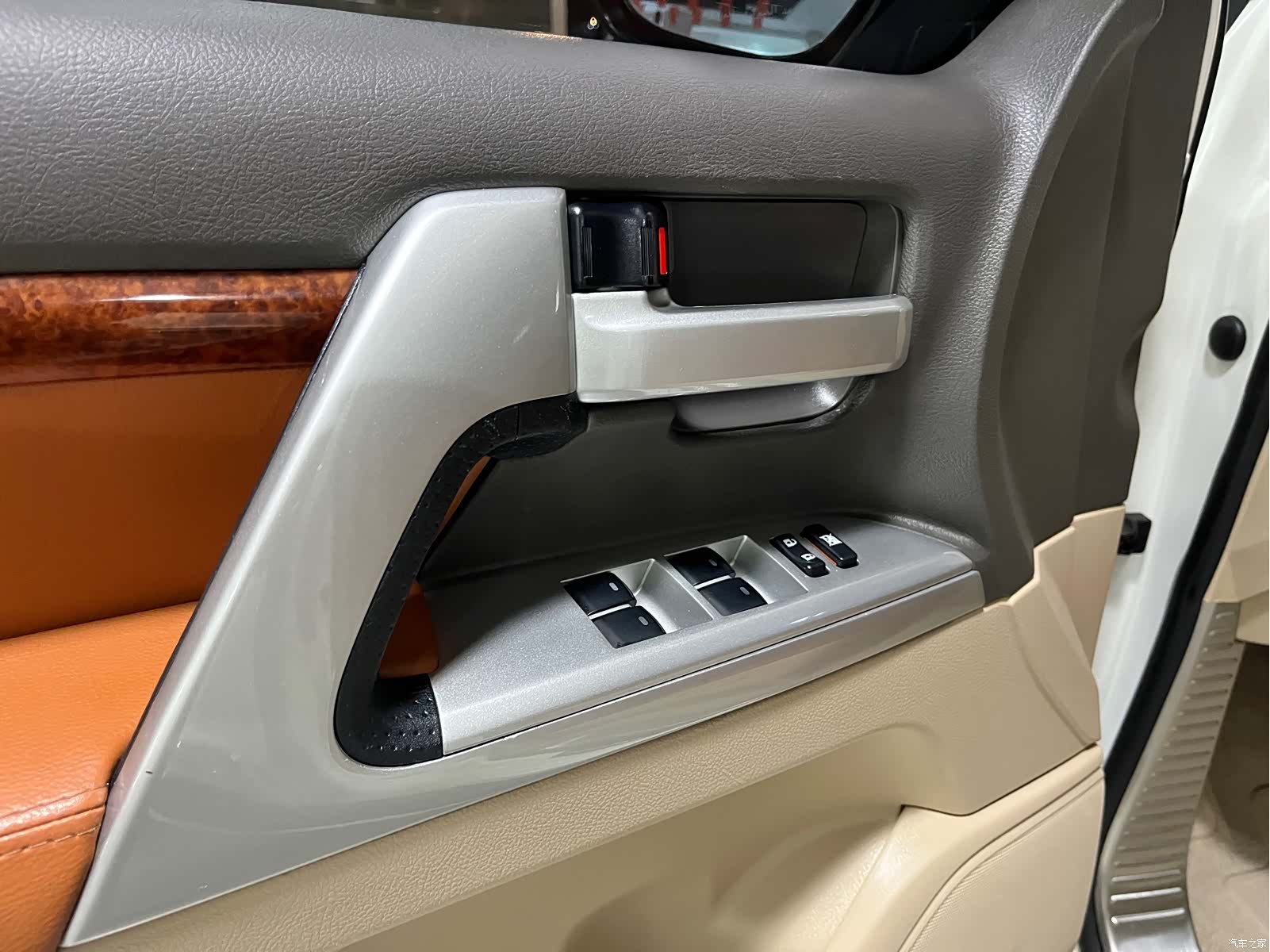 Toyota Land Cruiser, 2015 13