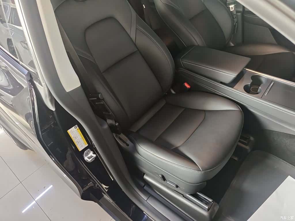 Tesla Model Y, 2022 25