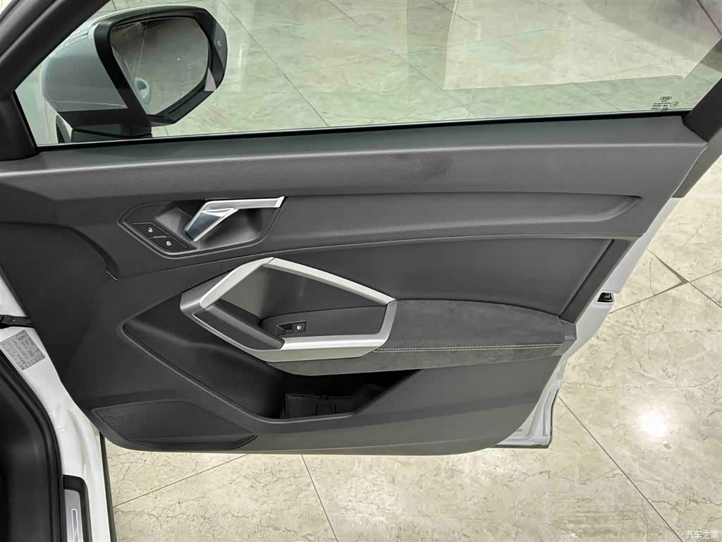 Audi Q3, 2022 12