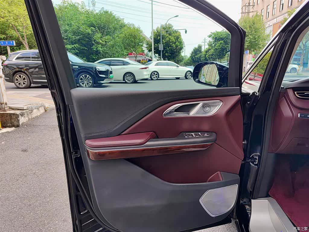 Hongqi HQ9, 2023 6