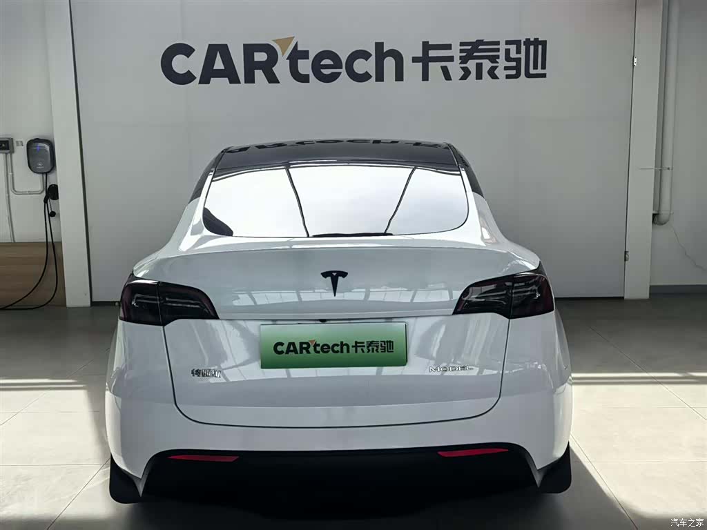 Tesla Model Y, 2021 3