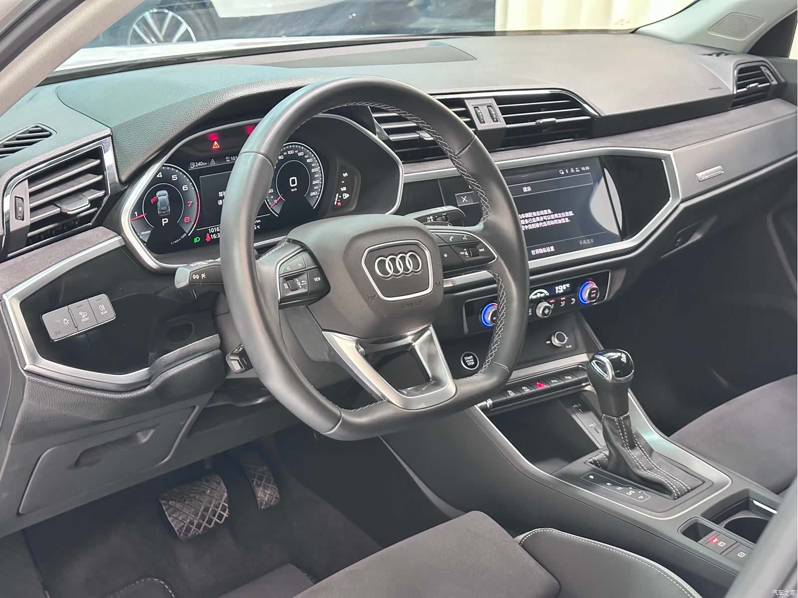 Audi Q3, 2022 14