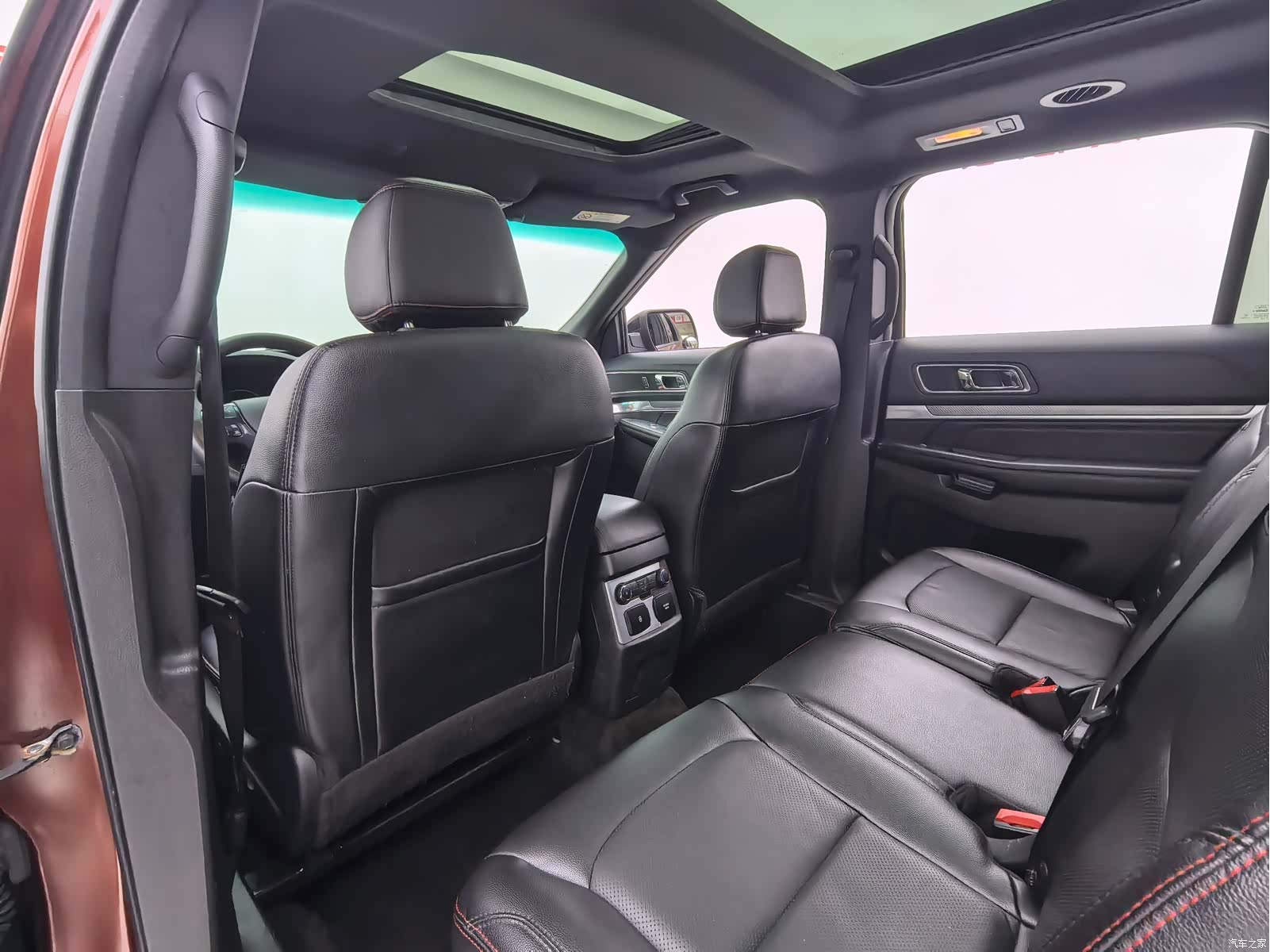 Ford Explorer, 2016 13