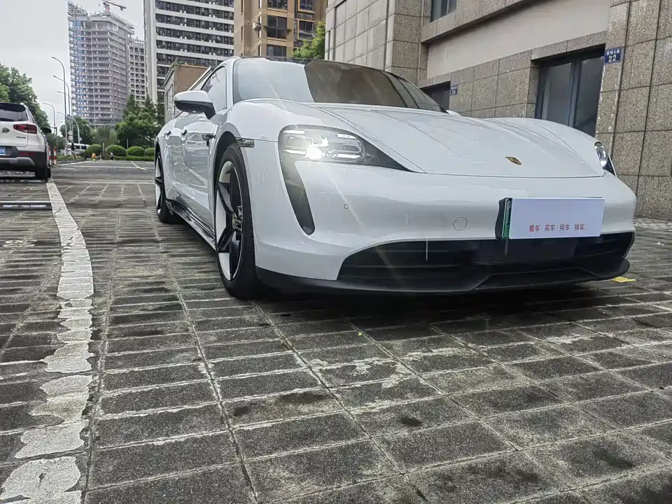 Porsche Taycan