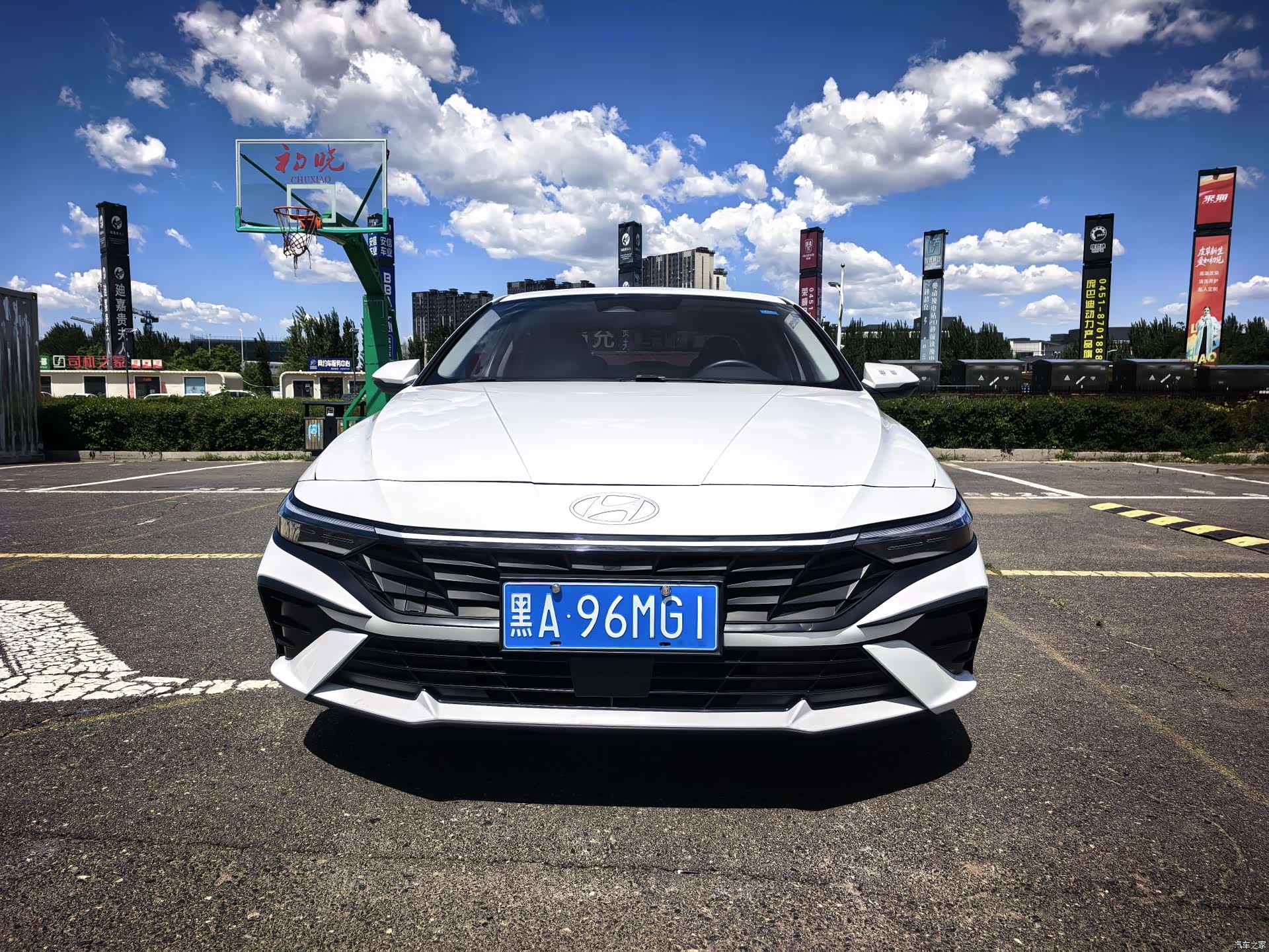 Hyundai Elantra, 2023 2