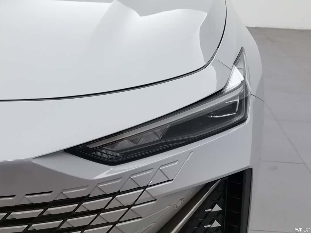 Changan UNI-V, 2022 7