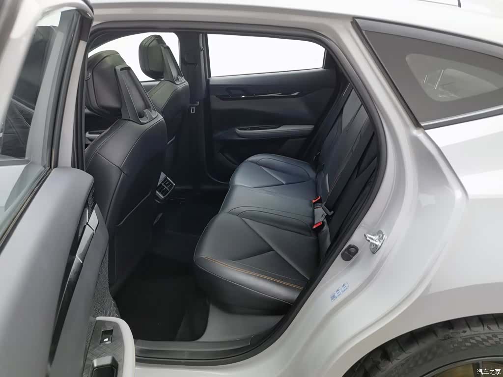 Changan UNI-V, 2022 15