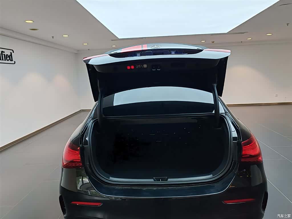 Mercedes-Benz A-Class, 2025 18