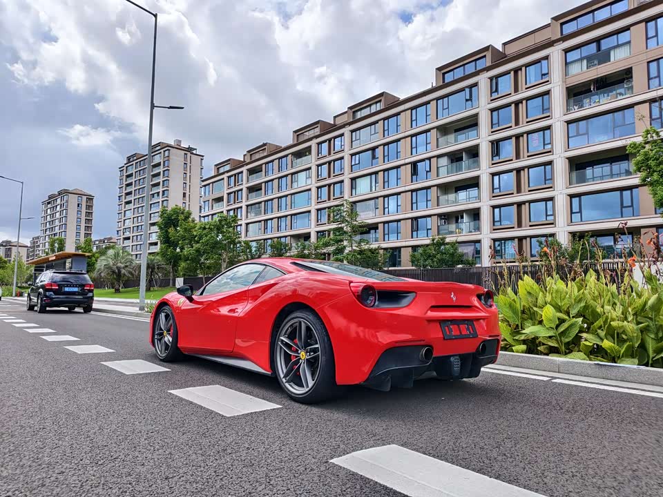 Ferrari 488