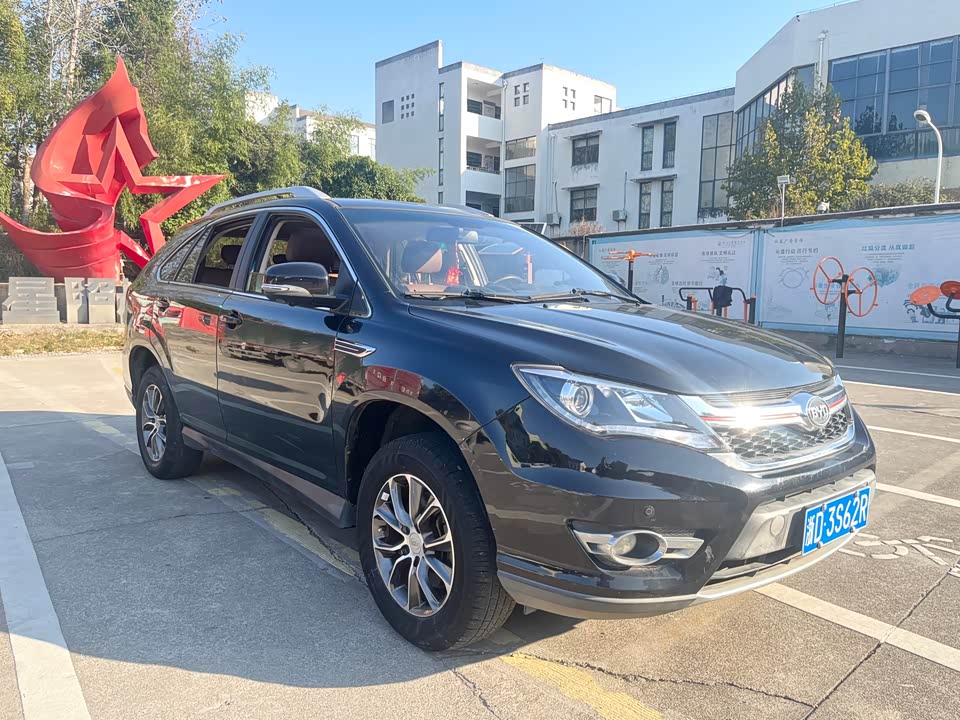 BYD S7