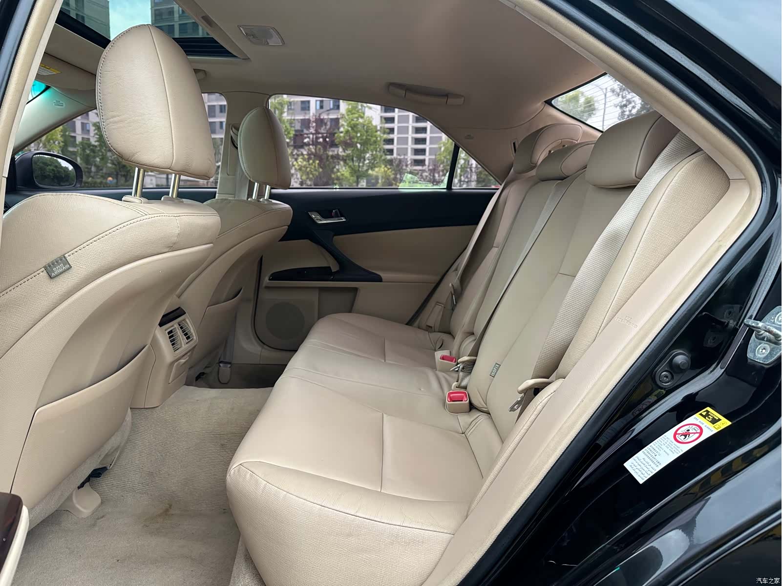 Toyota 2.5V, 2012 8