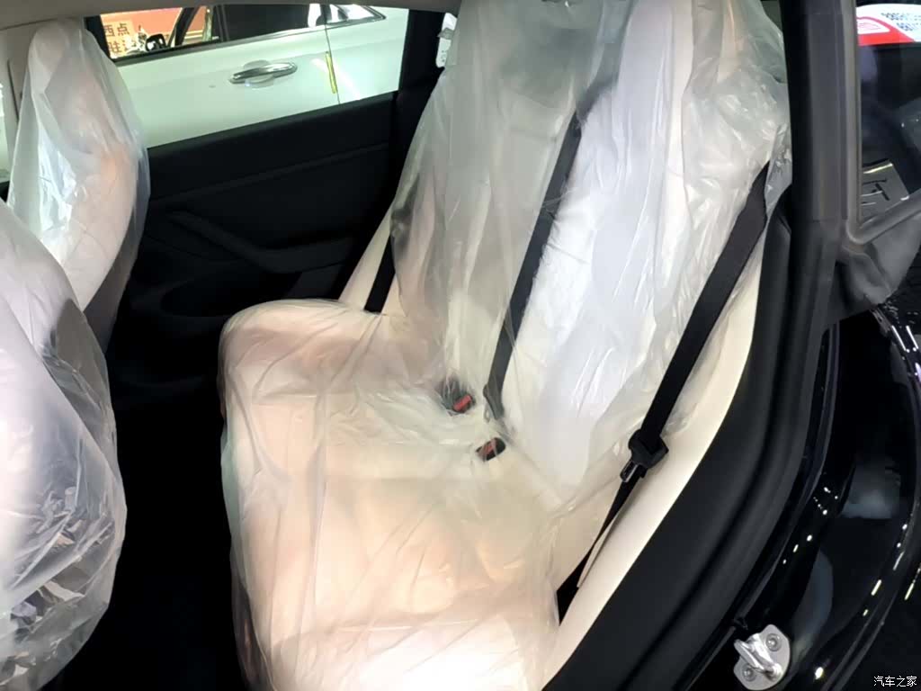 Tesla Model 3, 2023 17