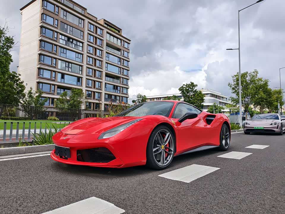 Ferrari 488