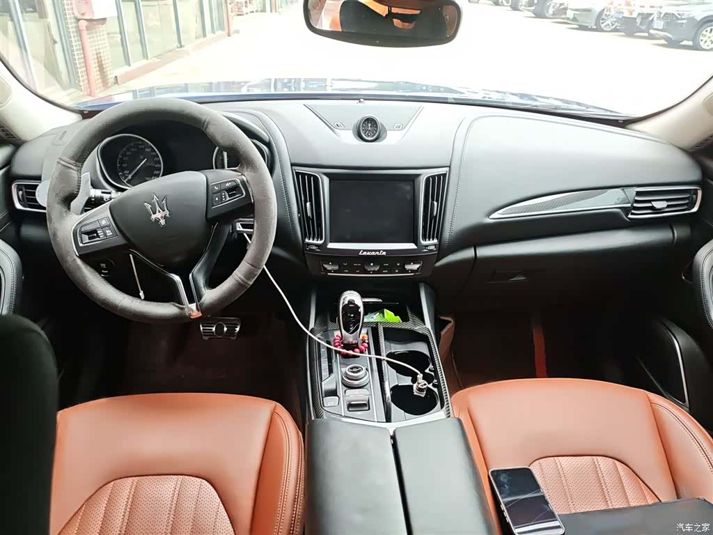Maserati Levante, 2017 13