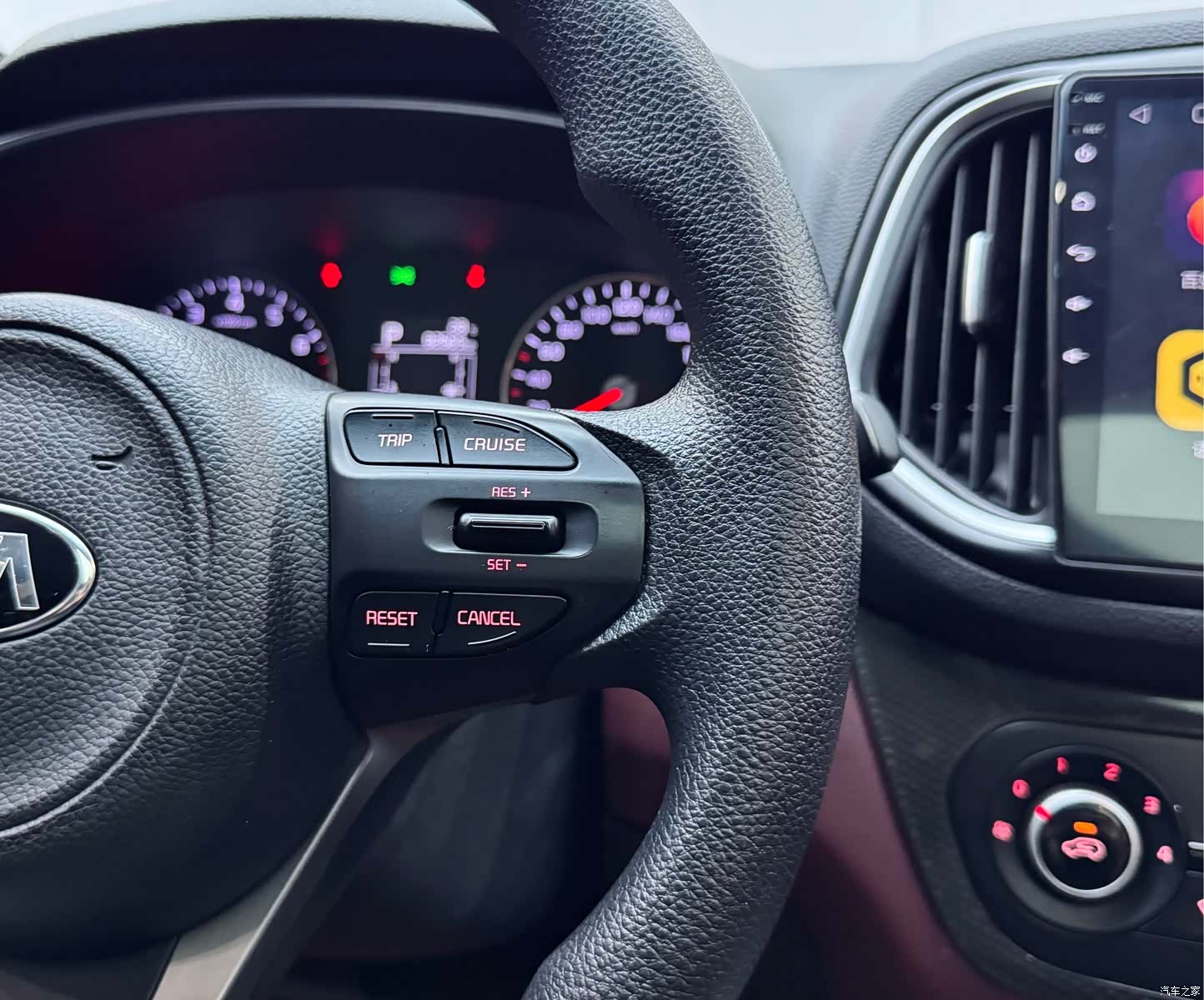 Kia KX3, 2016 21