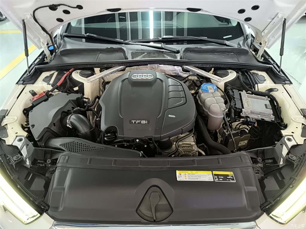 Audi A4L, 2019 20