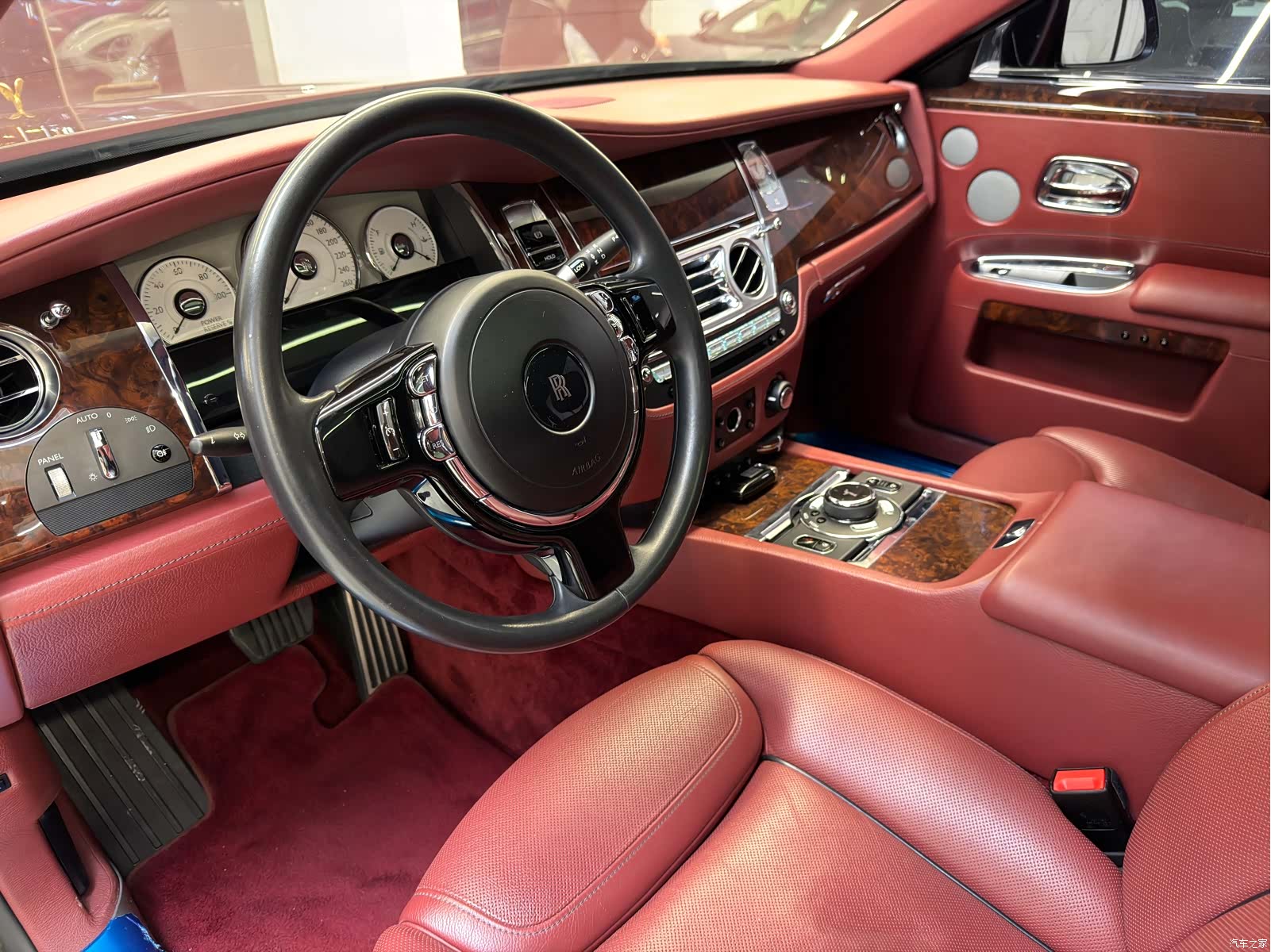 Rolls-Royce Ghost, 2018 4