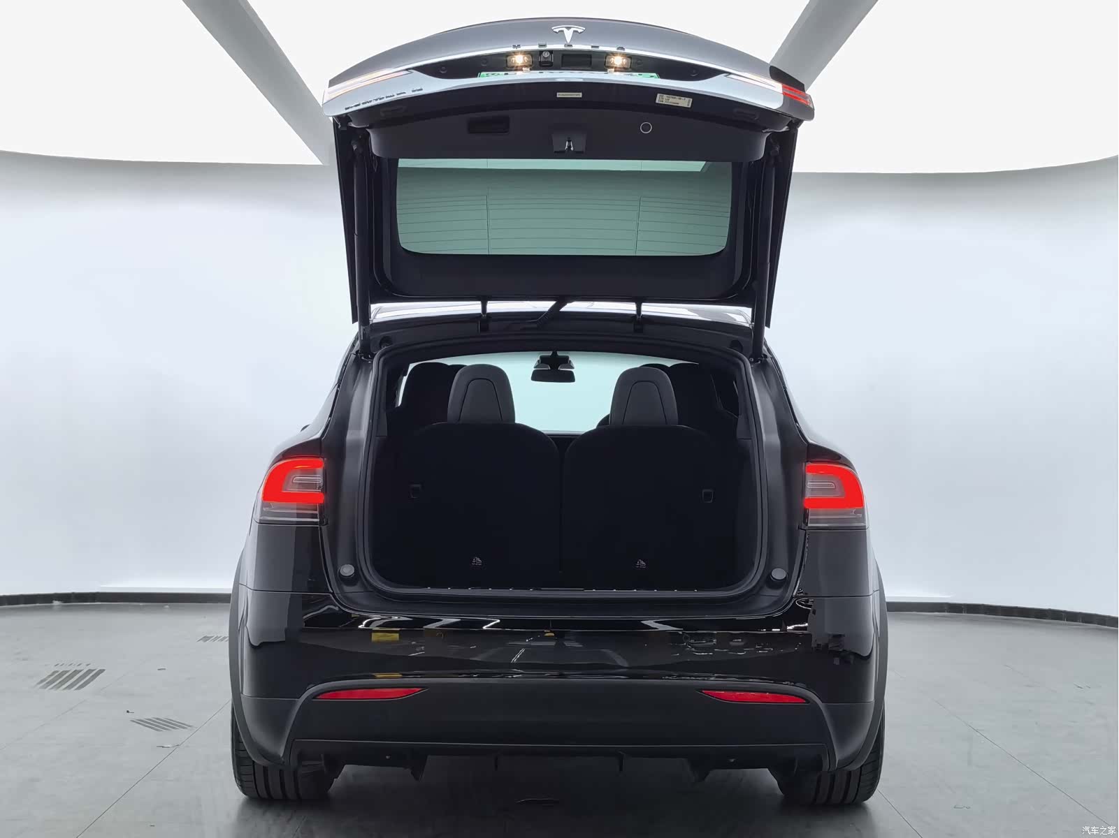 Tesla Model X, 2018 40