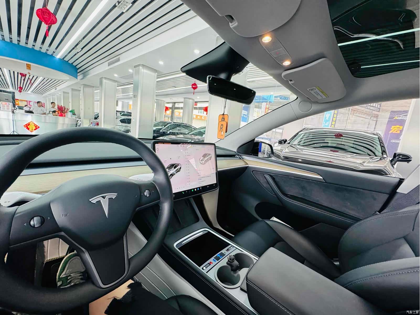Tesla Model Y, 2023 11