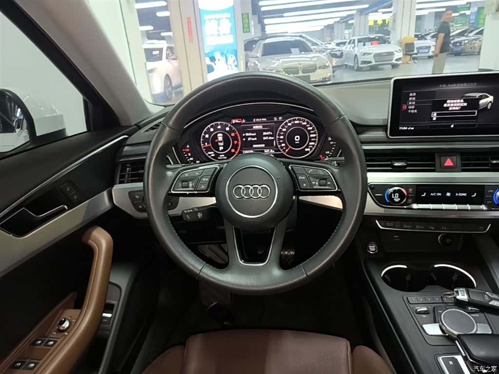 Audi A4L, 2019 11