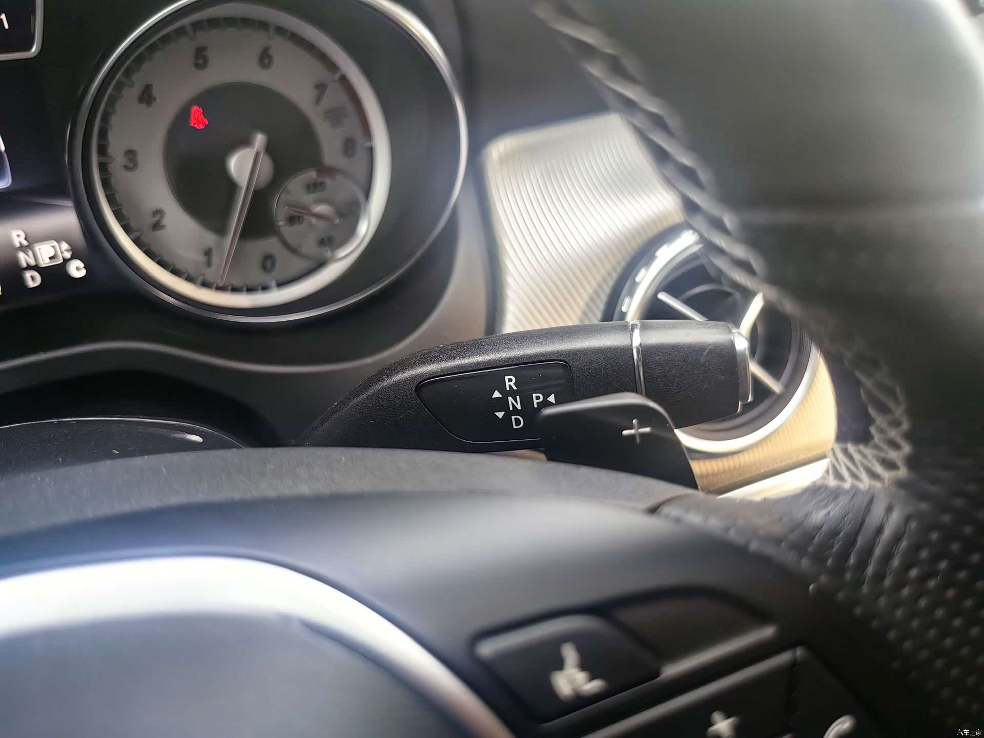 Mercedes-Benz GLA, 2016 10