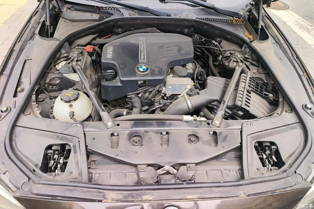 BMW 5 Series, 2015 10