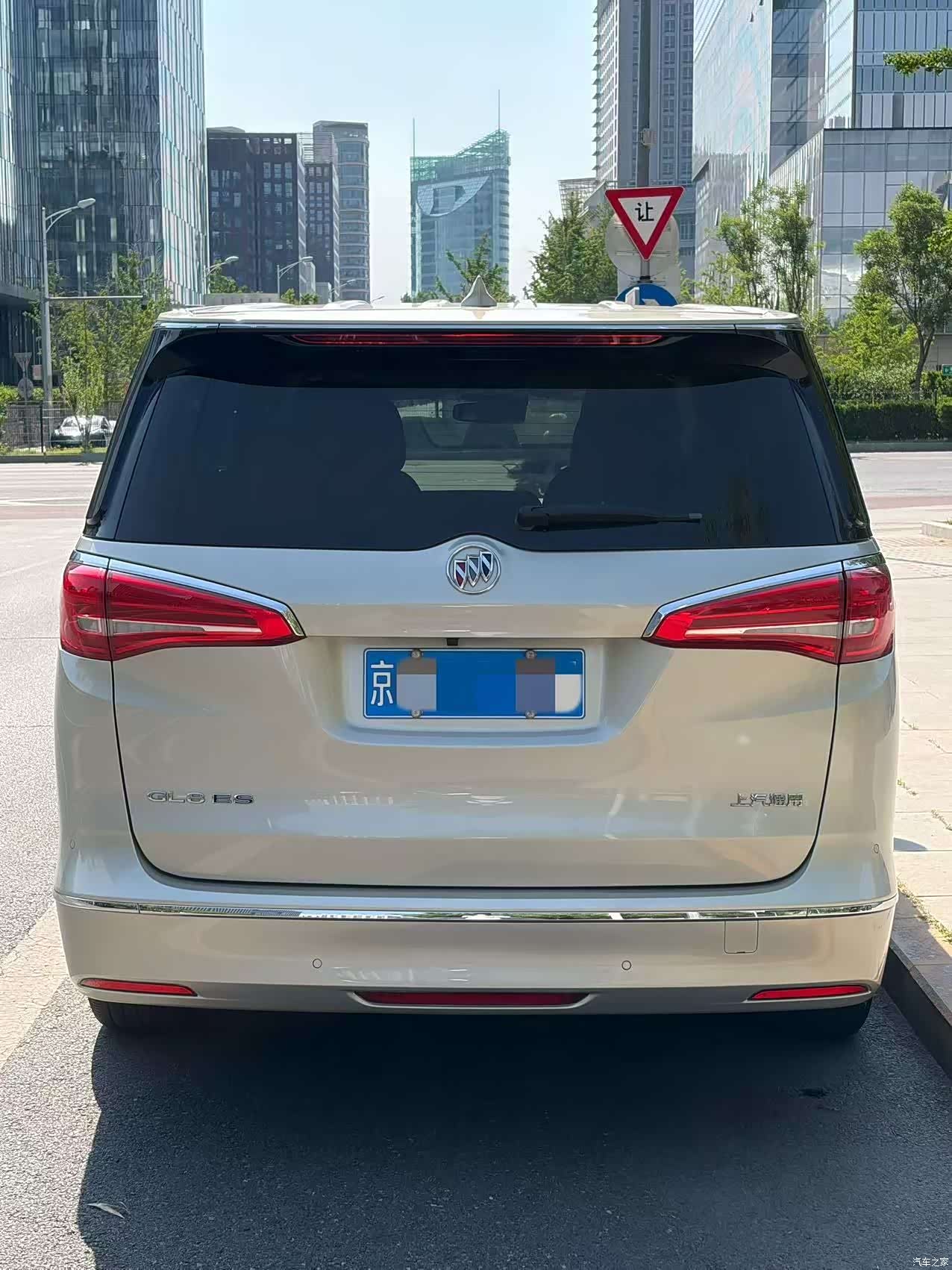 Buick GL8, 2017 19