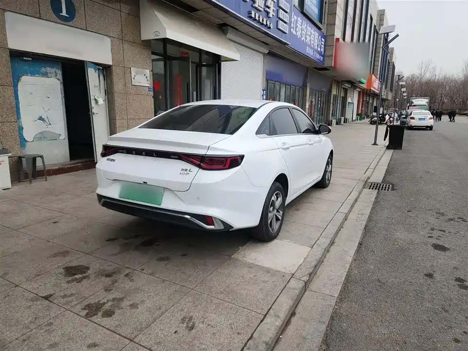 Geely Emgrand L HiP