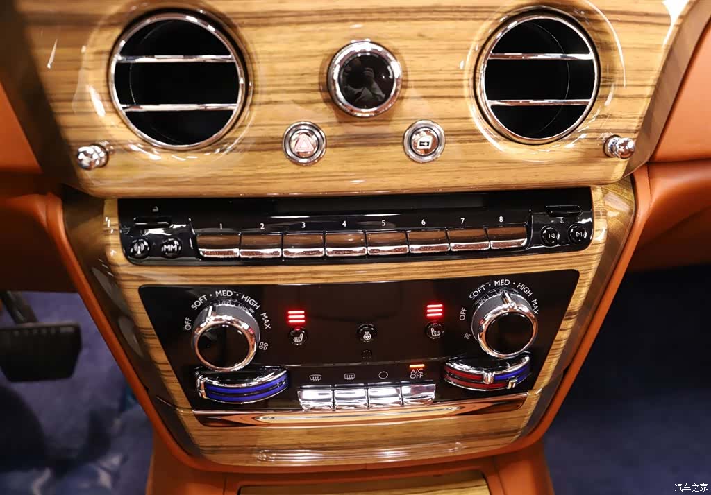 Rolls-Royce Phantom, 2019 12