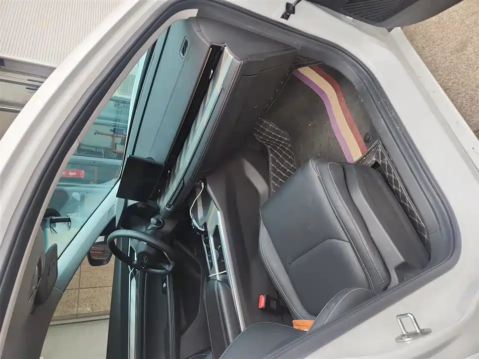 Geely Emgrand L HiP