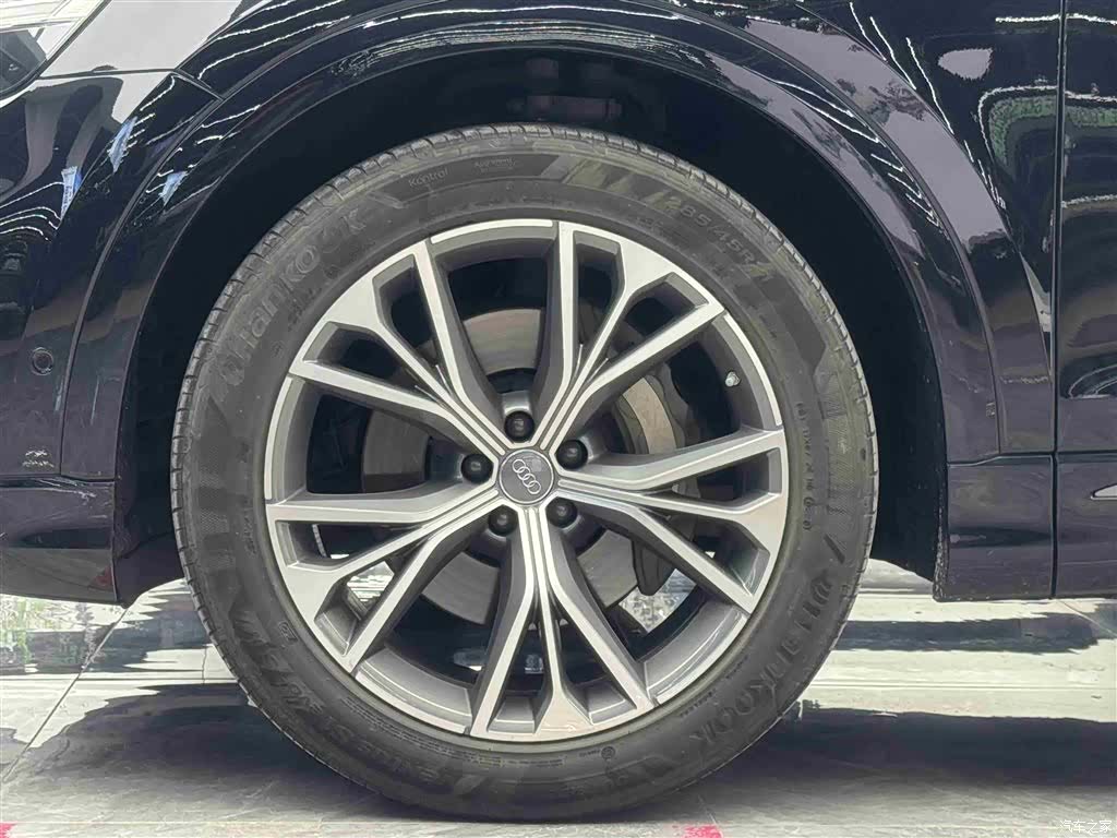 Audi Q8, 2020 4
