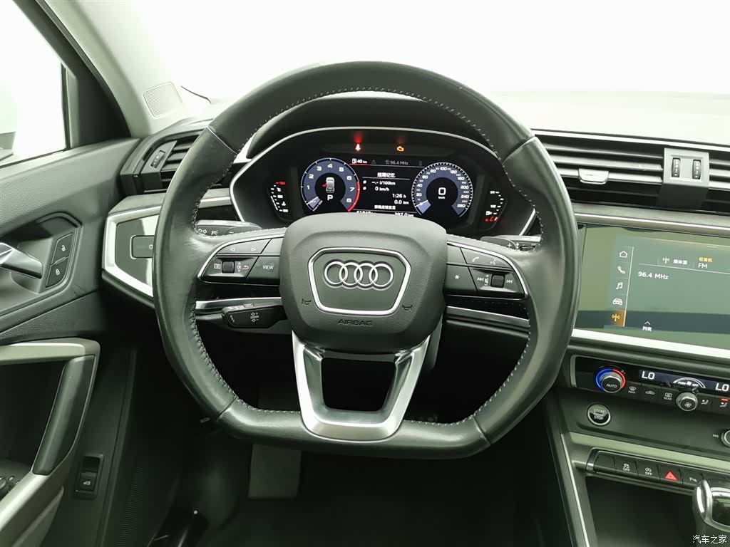 Audi Q3, 2020 11