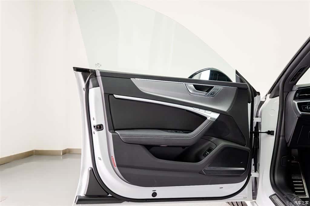 Audi A7L, 2026 10