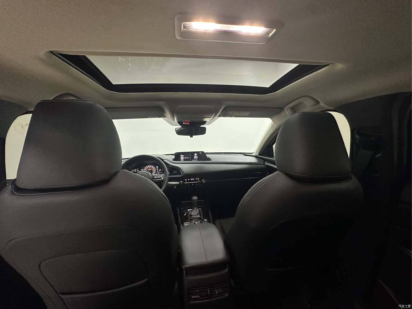 Mazda CX-30, 2022 23