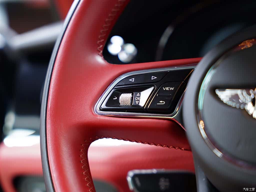 Bentley Bentayga, 2021 56