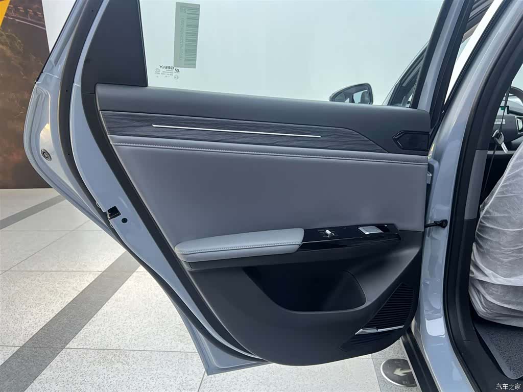 Geely Galaxy L6, 2025 28