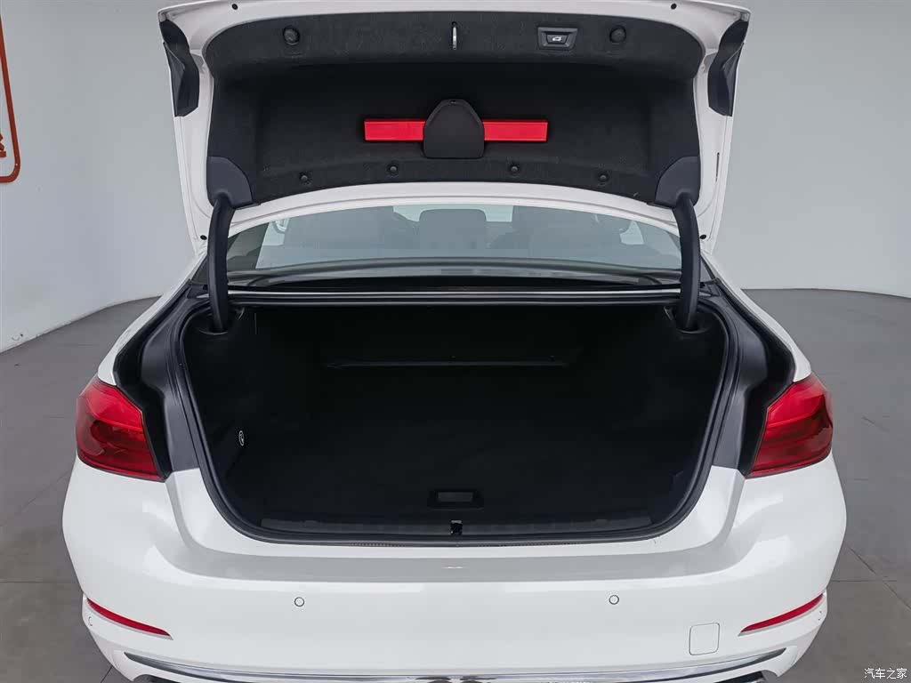 BMW 5 Series, 2019 16