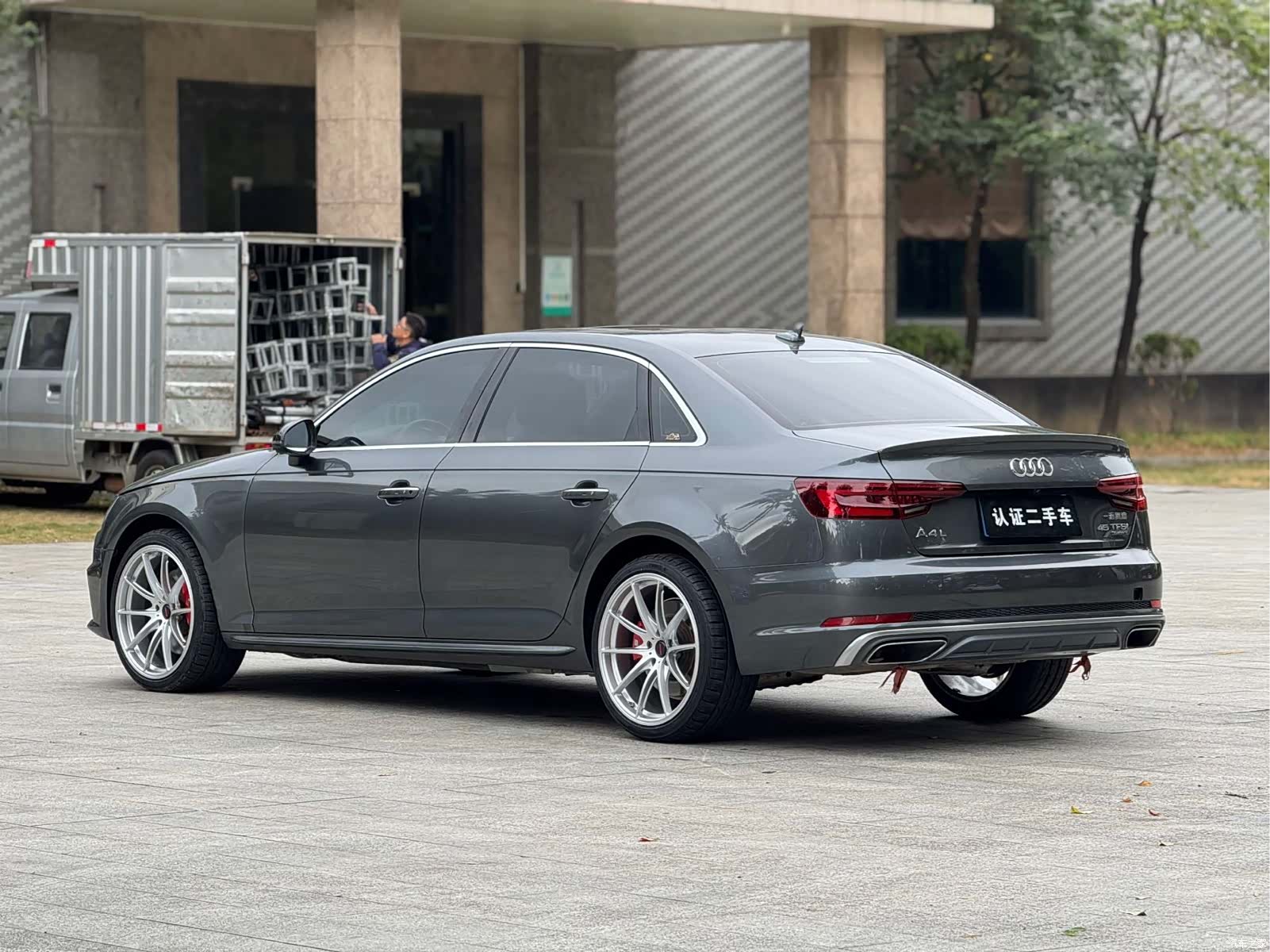 Audi A4L, 2019 7