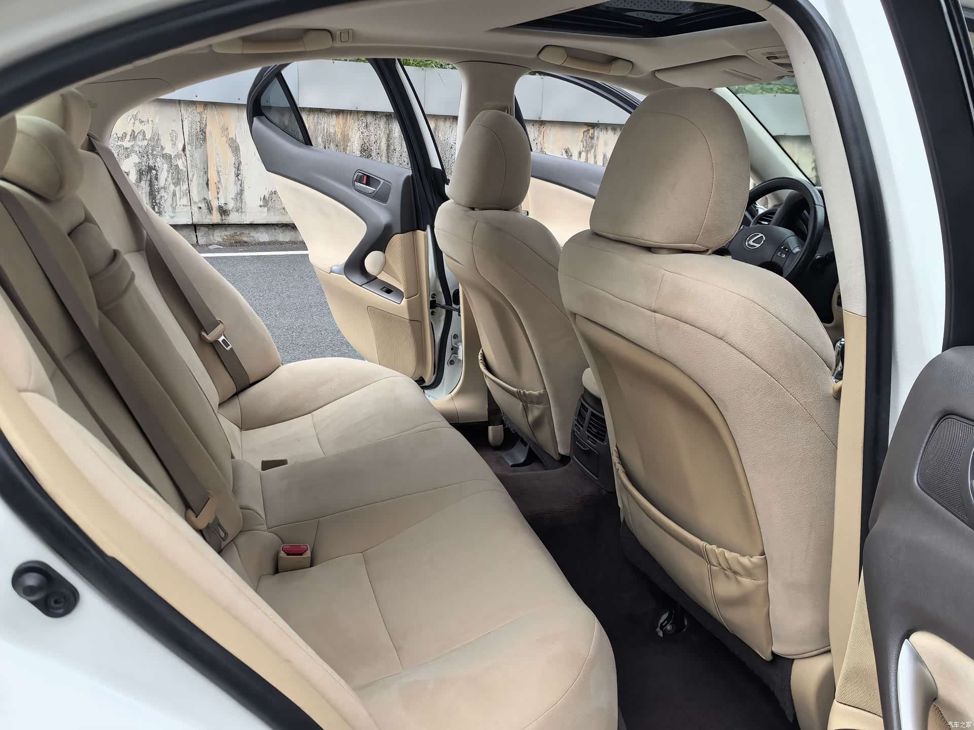Lexus IS, 2010 10