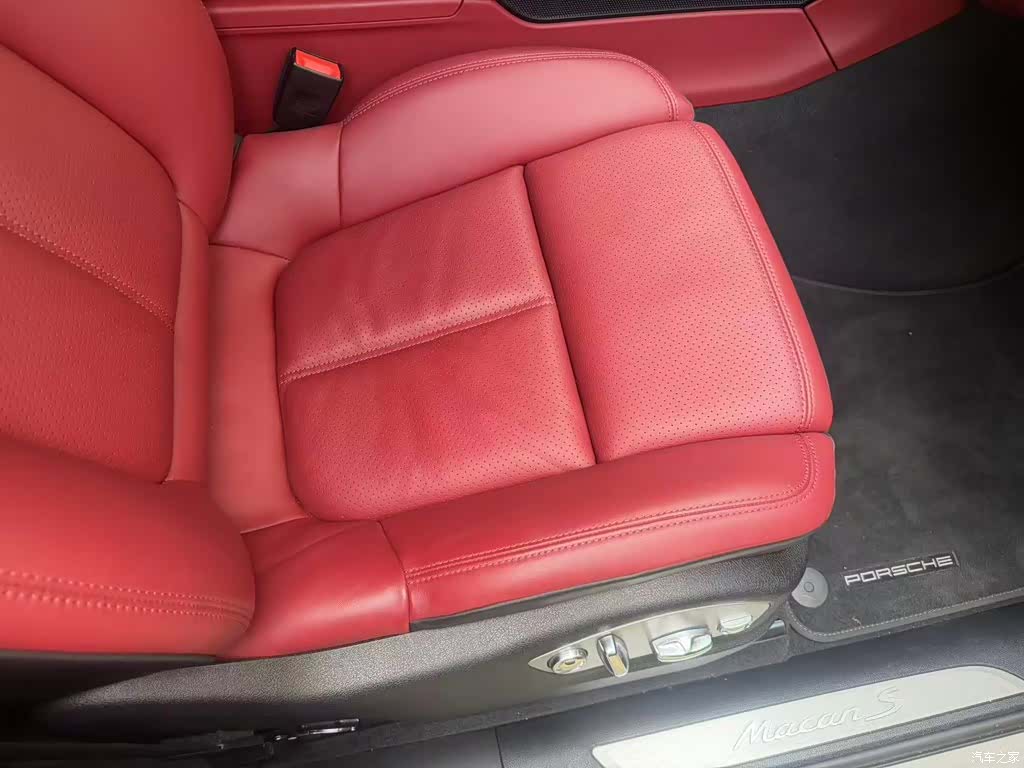 Porsche Macan, 2023 все фото