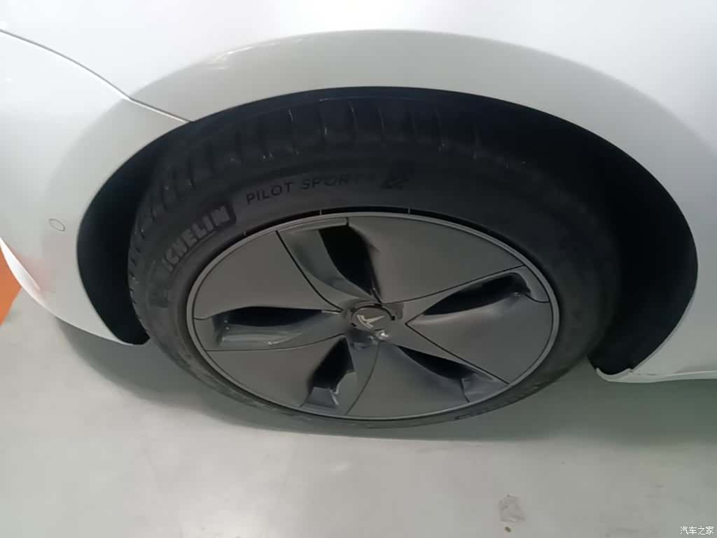 Tesla Model 3, 2020 23