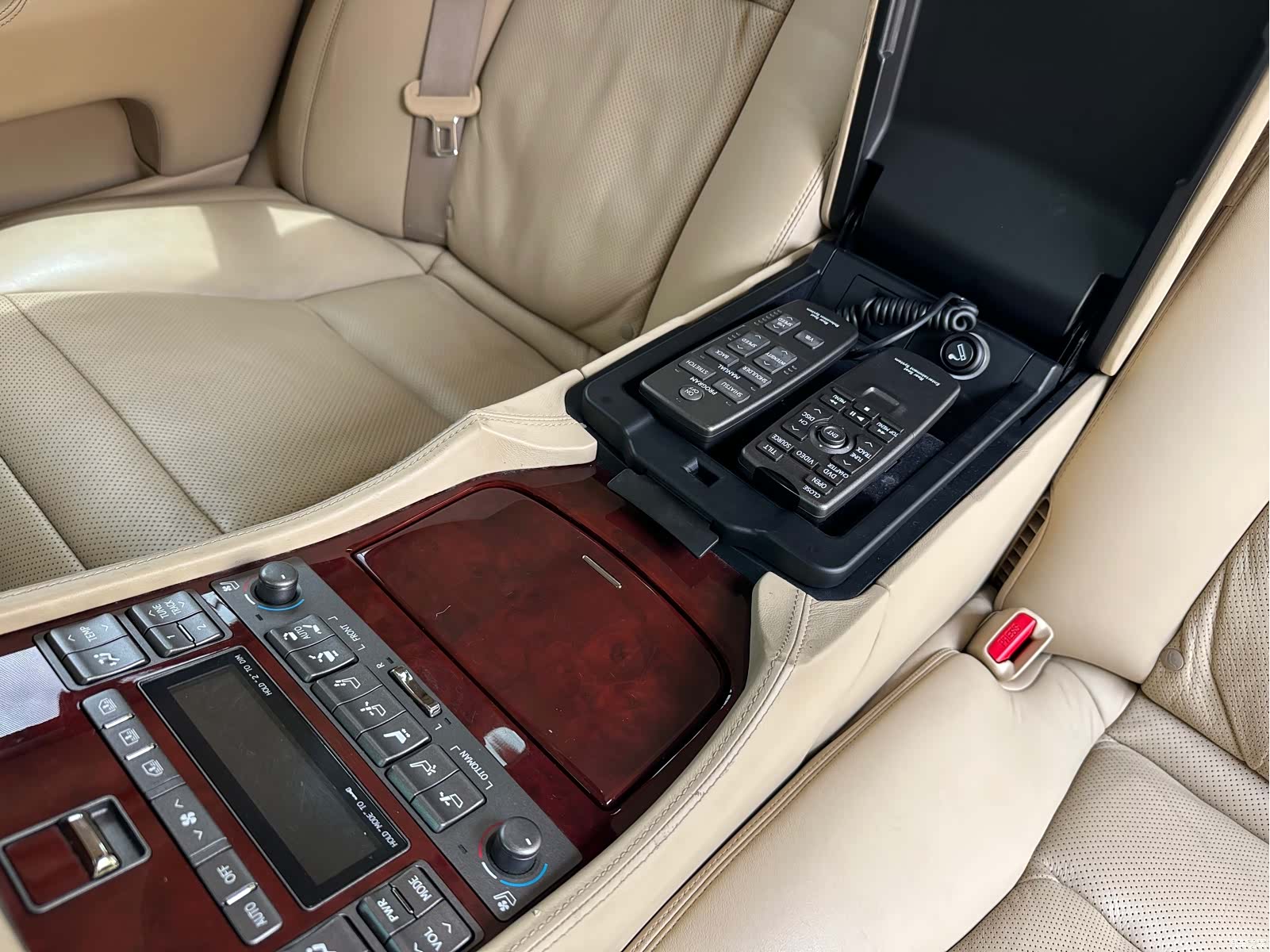 Lexus LS, 2009 13