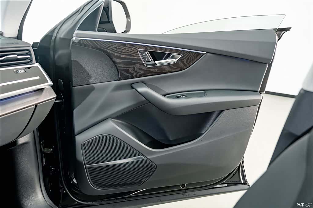 Audi Q8, 2021 16