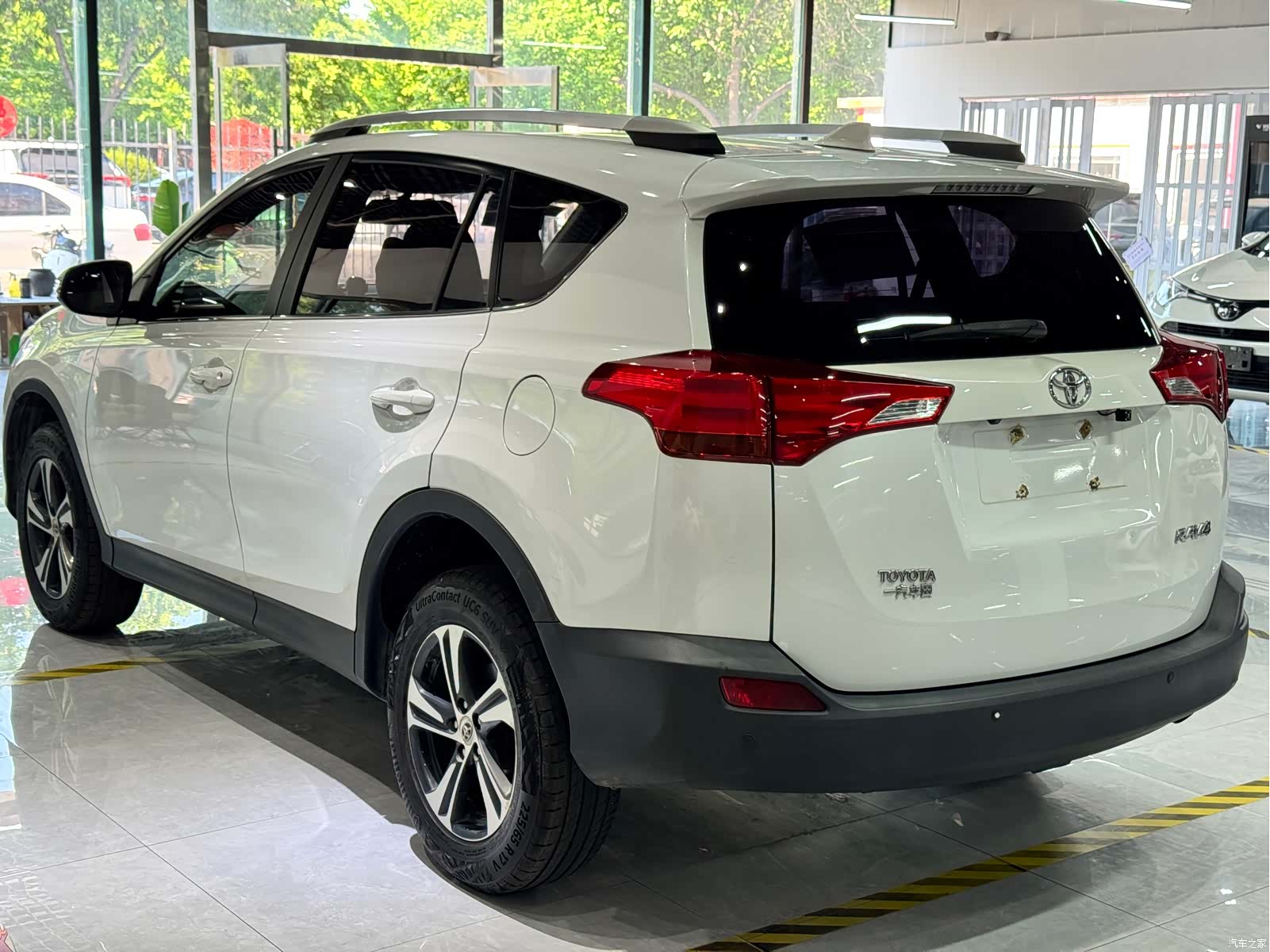 Toyota RAV4, 2016 все фото