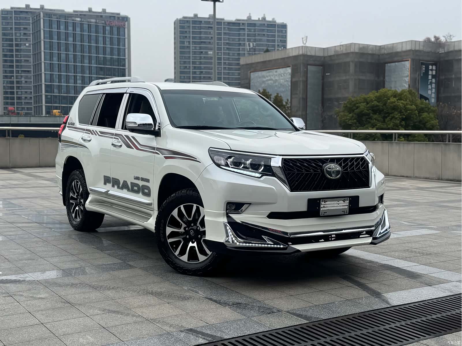 Toyota Prado, 2024 3