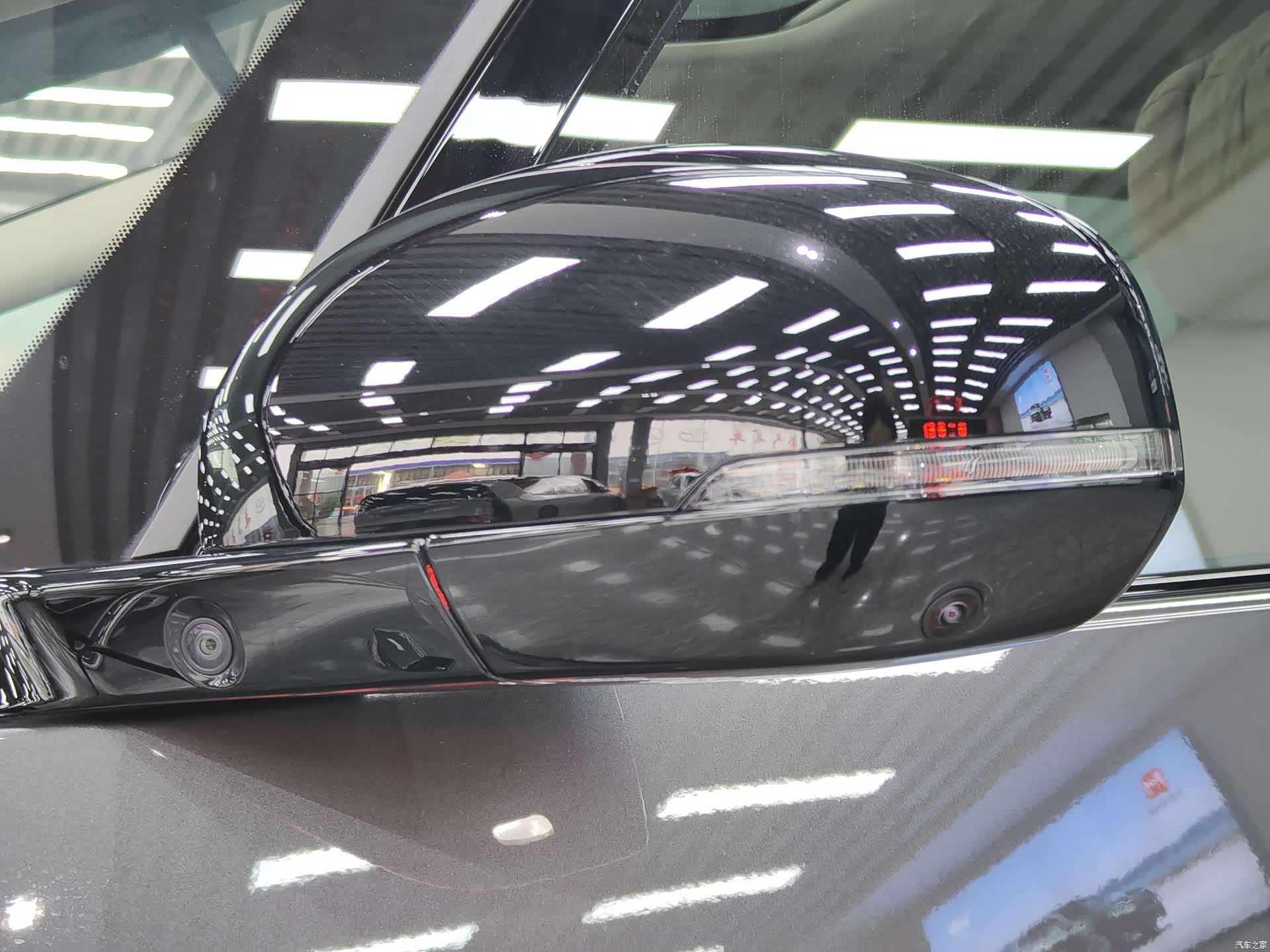 Li Auto MEGA, 2025 12