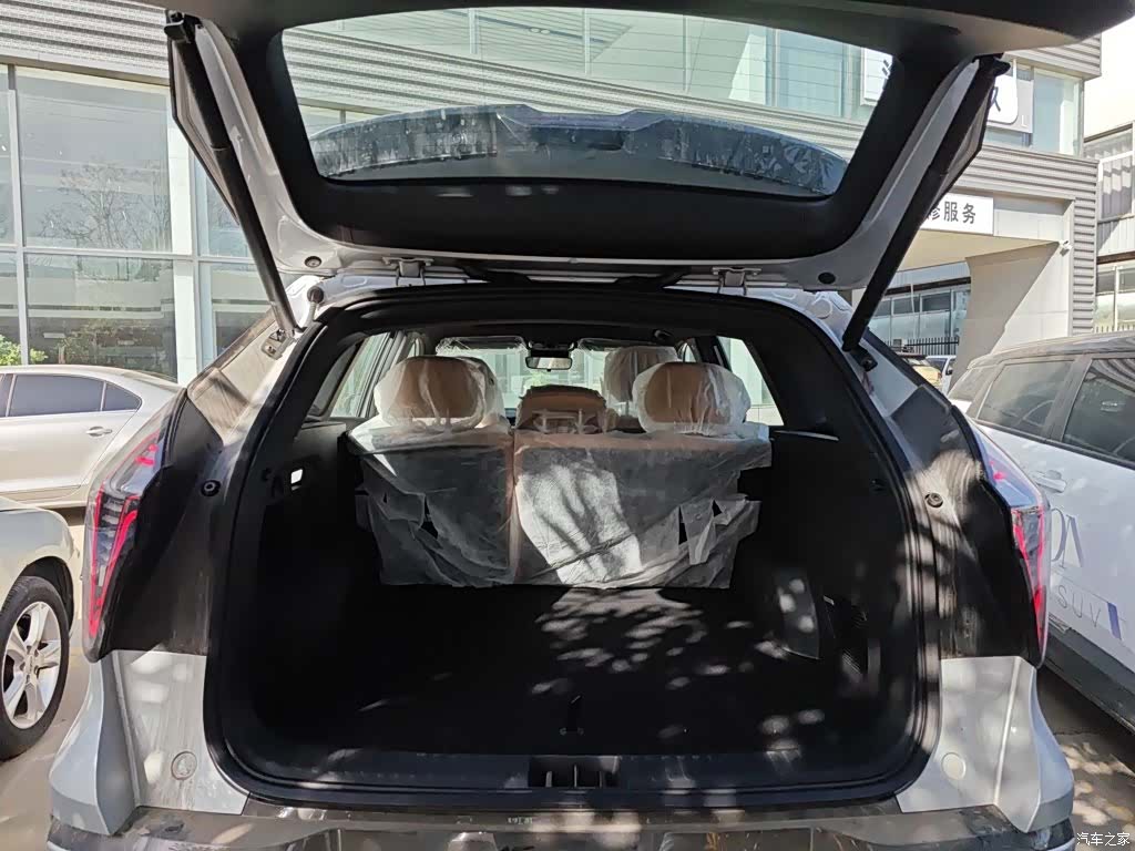 Geely Boyue, 2026 15