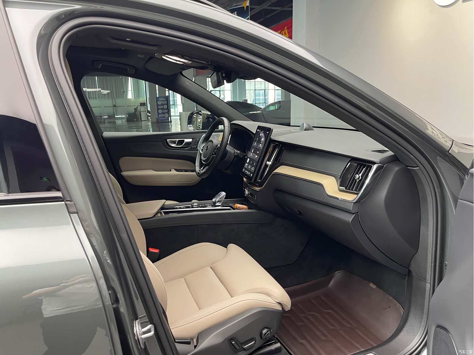 Volvo XC60, 2025 14