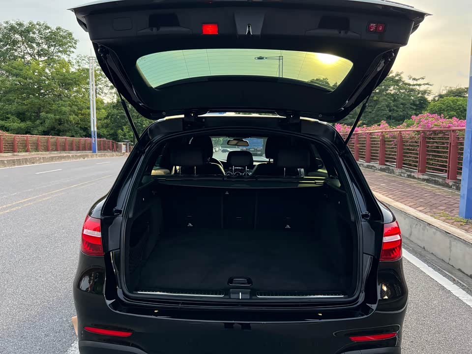 Mercedes-Benz GLC Mercedes-Benz GLC