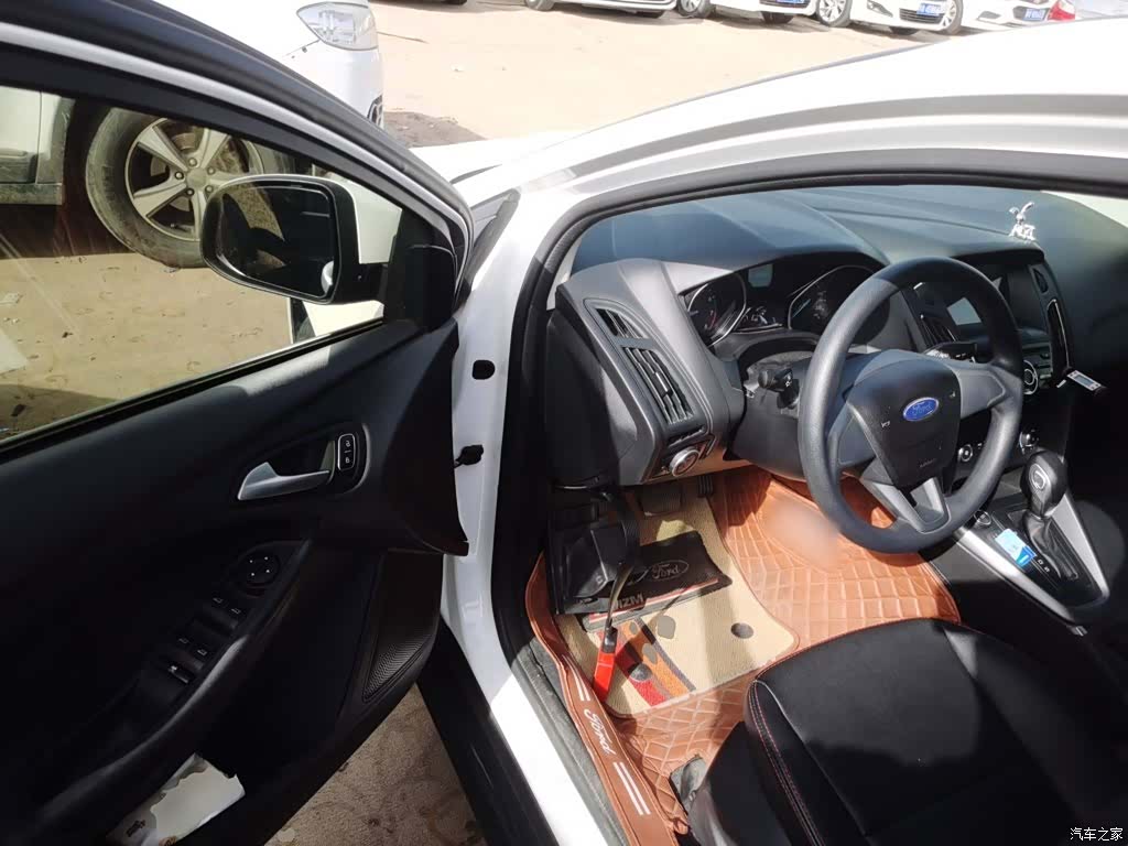 Ford Focus, 2017 12